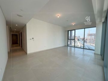 Vacant | Canal View | Closed Kitchen - Interior view