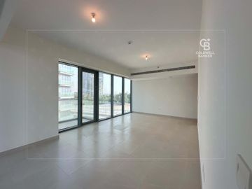 Vacant | Canal View | Closed Kitchen - Interior view