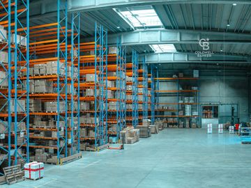 High Power | 3 Loading Bays | Prime Location - Interior view