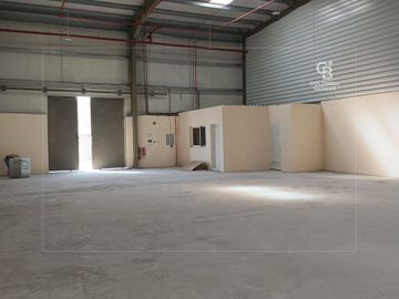 NEWLY BUILT WAREHOUSES|ROAD FACING|PRIME LOCATION - Interior view