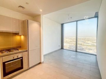 Spacious Layout | Study Room | High Floor - Interior view