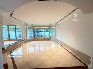 Fully Upgraded | Near Kite Beach | Luxury Living - Interior view