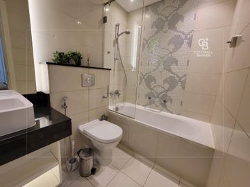 READY TO MOVE | FULLY FURNISHED | MIDDLE FLOOR - Interior view