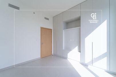 Walk-in Closet l Closed Kitchen l Spacious 3 BR - Interior view
