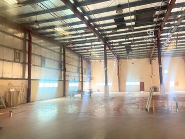 Excellent Location I Vacant I 100 kw - Interior view