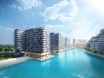 High-Floor Studio with Lagoon View | Investor Deal - Interior view