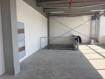 Independent Brand New Freehold Cold Storage - Interior view