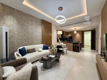 Hand Over Soon | Top floor | Plus Study - Interior view