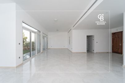 Beachfront | Vacant | Prime Location - Interior view