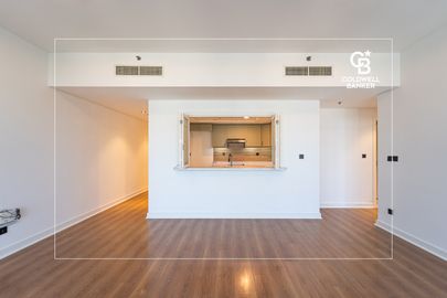 HIGH FLOOR | GOLF VIEW |UPGRADED | 2 STORAGE UNITS - Interior view