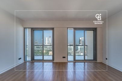 HIGH FLOOR | GOLF VIEW |UPGRADED | 2 STORAGE UNITS - Interior view