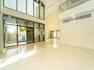 Spacious Layout | Private Pool | Modern - Interior view