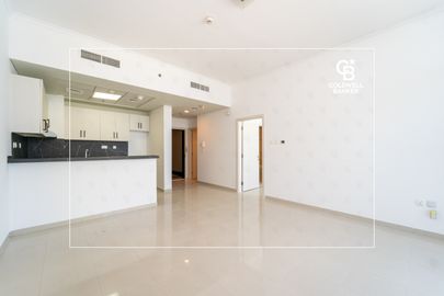 Vacant | Sea View |  Midfloor | Partially Upgraded - Interior view