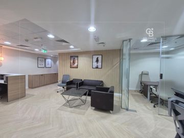 VACANT | UPGRADED | FURNISHED | BEST LAYOUT - Interior view