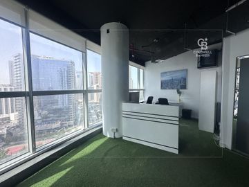 Fitted | High Floor with Huge Sales Floor - Interior view