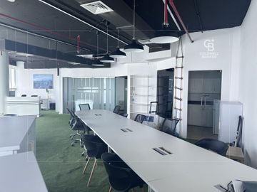 Fitted | High Floor with Huge Sales Floor - Interior view