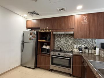 Open-plan Living | Stylish | Fully Furnished - Interior view