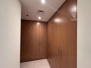 Fully Furnished Ready to Move | Prime Location - Interior view