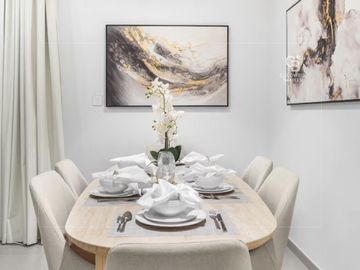 Burj Khalifa View | Fully Furnished | Vacant - Interior view