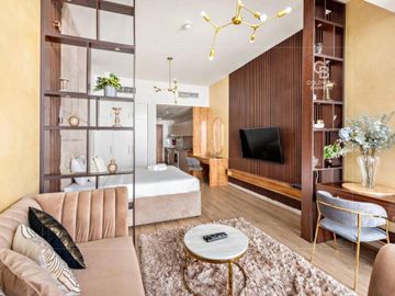 Furnished | Burj Khalifa and Canal View | Vacant - Interior view