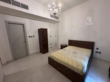 Fully Furnished 2BR | Facing Spinneys | 1,554 Sqft - Interior view