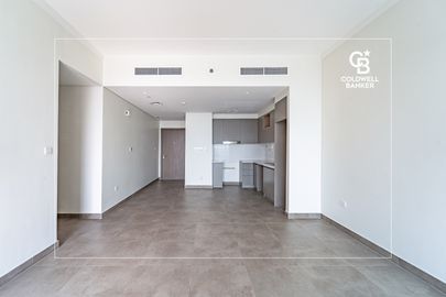 Prime Location | Ready To Move In | Canal View - Interior view