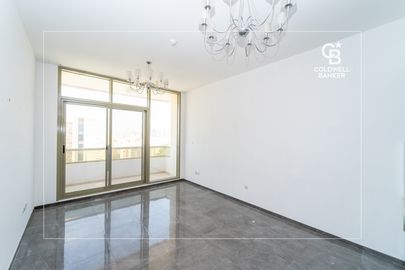 Vacant | On Metro Line | Spacious - Interior view