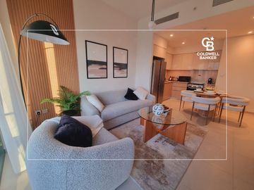 Fully Furnished | Burj Khalifa View | Vacant - Interior view