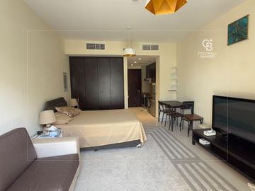 Furnished | With Balcony | High Floor | Vacant - Interior view
