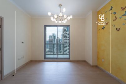 Large Layout | Renovated | 2 Bathrooms - Interior view