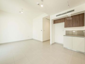 Near Amenities | Gated Community | Vacant Now - Interior view