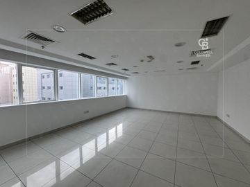Partition | Fitted Chiller Free I For Rent - Interior view