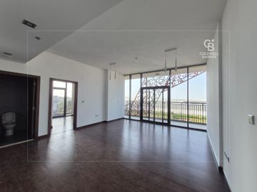 Big Layout / Park Facing / Vastu Compliant - Interior view