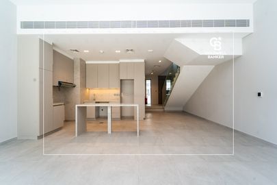 Large Plot | Ready To Move In | Single Row - Interior view