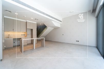 Large Plot | Ready To Move In | Single Row - Interior view