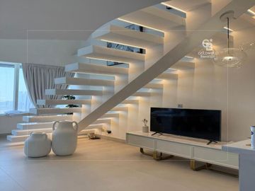 OPEN TO OFFERS | FULLY UPGRADED | HIGH FLOOR - Interior view