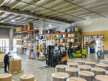 Vacant | Easy Access | Loading Bays - Interior view