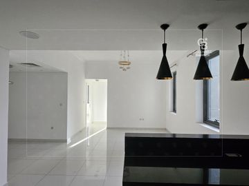 Spacious | Wide Open View | Prime Location - Interior view