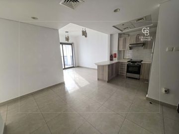 Unique Layout | 2 Balconies | Rented | Well Priced - Interior view
