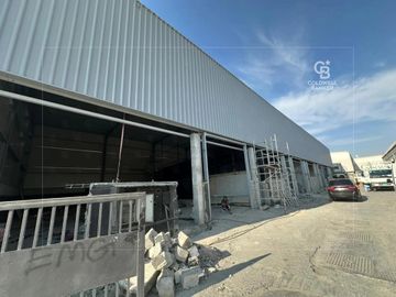 Brand New| High Quality | Well-Maintained - Interior view