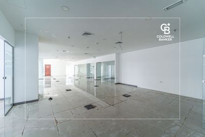 Ready to move in office | Vacant | 4 Parking - Interior view