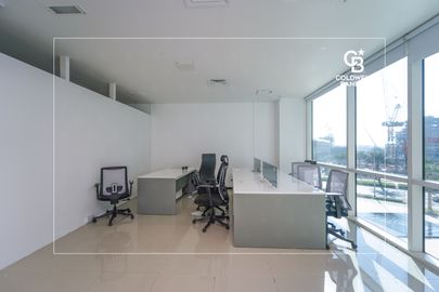 Ready to Move-In Office | Vacant | 8 Parkings - Interior view