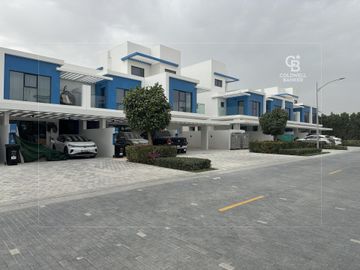 Close To Park And Pool | Best Price | Vacant - Interior view