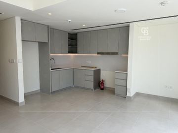 Corner End Unit | Large Plot | Near the Entrance - Interior view