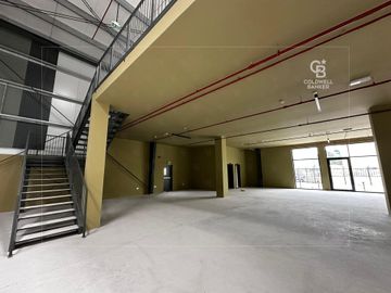 Road Facing | Brand New | HIGH POWER - Interior view