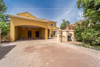 Huge Plot | With Maid's Room | Upgraded Kitchen - Interior view