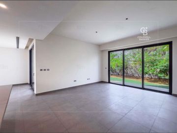 Bright layout - Peaceful community lifestyle - Interior view