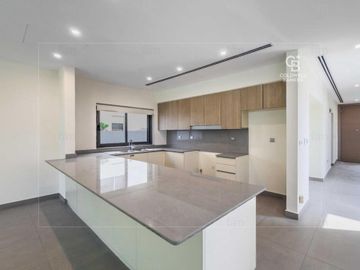 Bright layout - Peaceful community lifestyle - Interior view