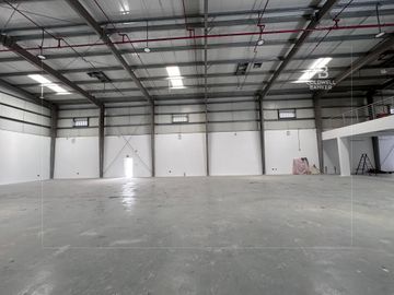 Road Facing | Brand New | HIGH POWER - Interior view