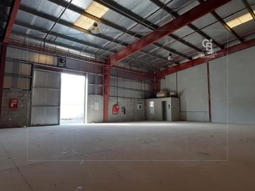 High Quality Manufacturing Storage and Car Service - Interior view